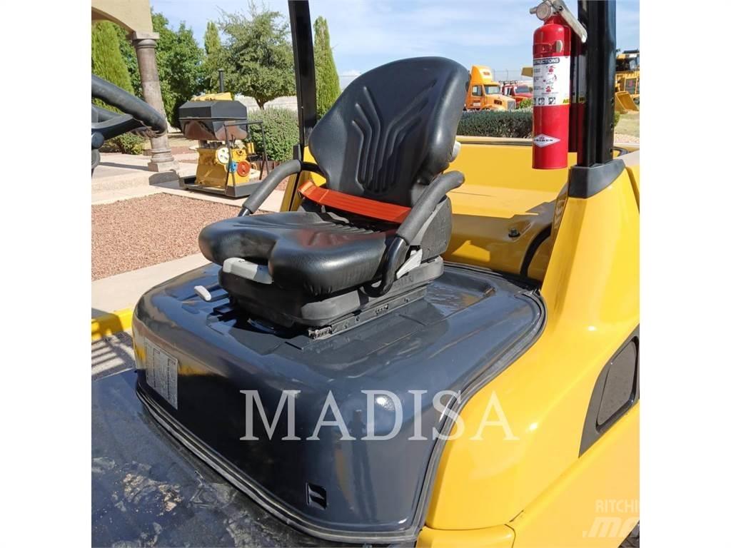 CAT LIFT TRUCKS DP50NM Dieselové vozíky