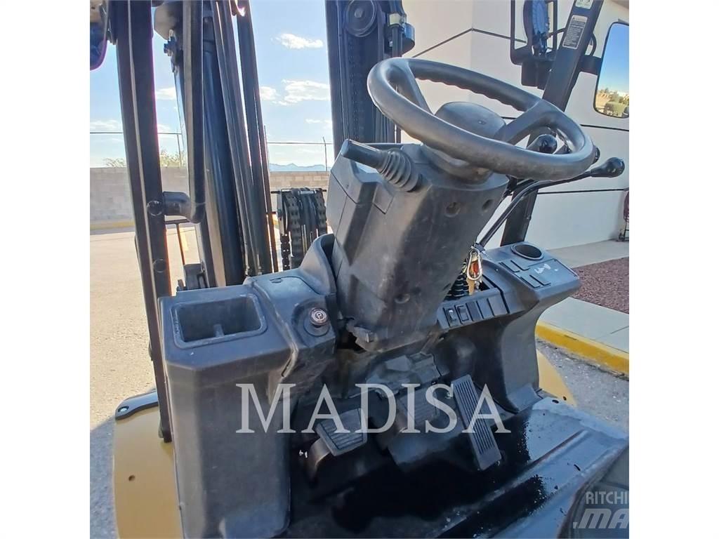 CAT LIFT TRUCKS DP50NM1 Dieselové vozíky