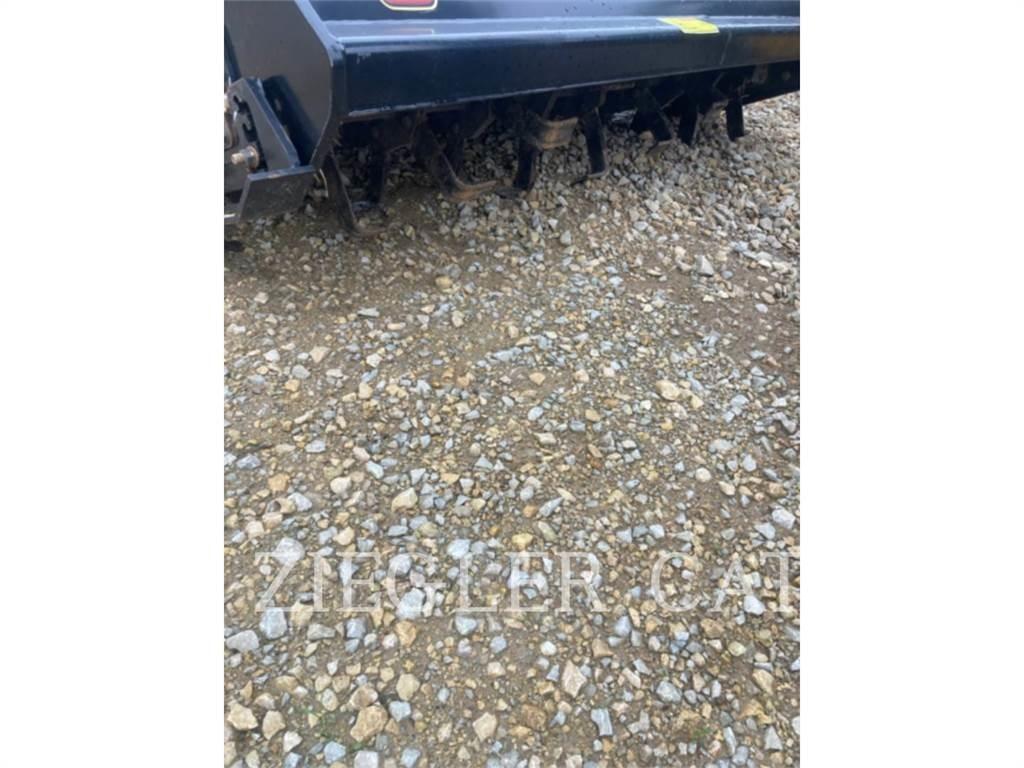 CAT LT118 Rotační brány a půdní frézy