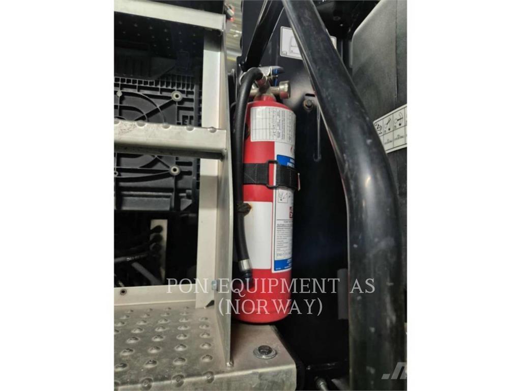 CAT M314F Kolová rýpadla