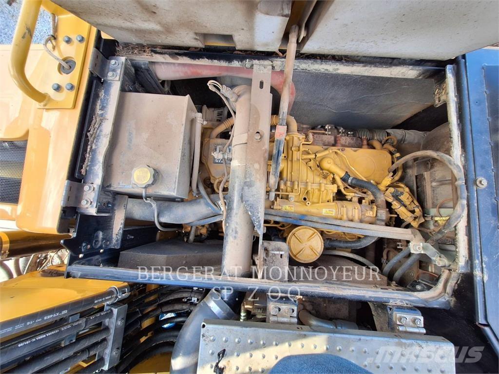 CAT M318F Kolová rýpadla