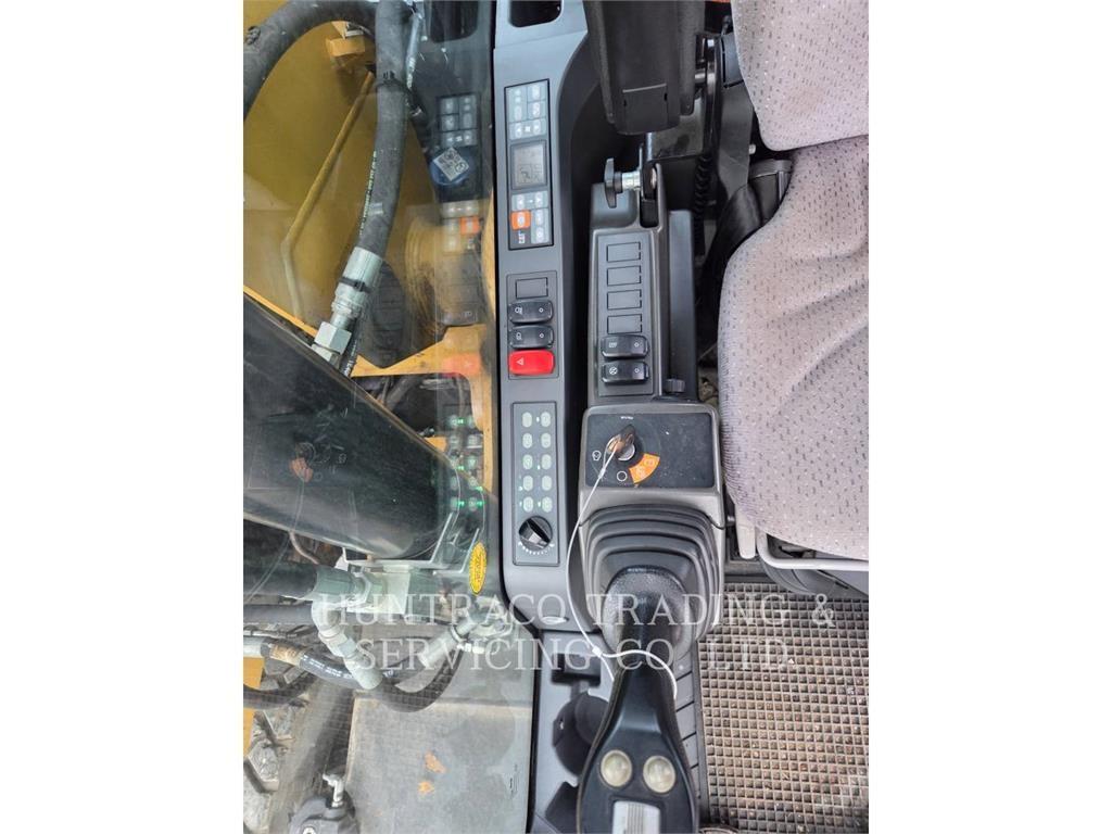 CAT M318F Kolová rýpadla