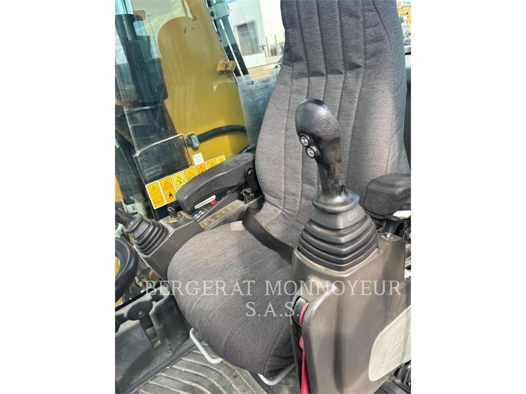 CAT M318F IVC Kolová rýpadla