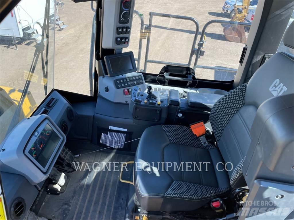 CAT M320F Kolová rýpadla