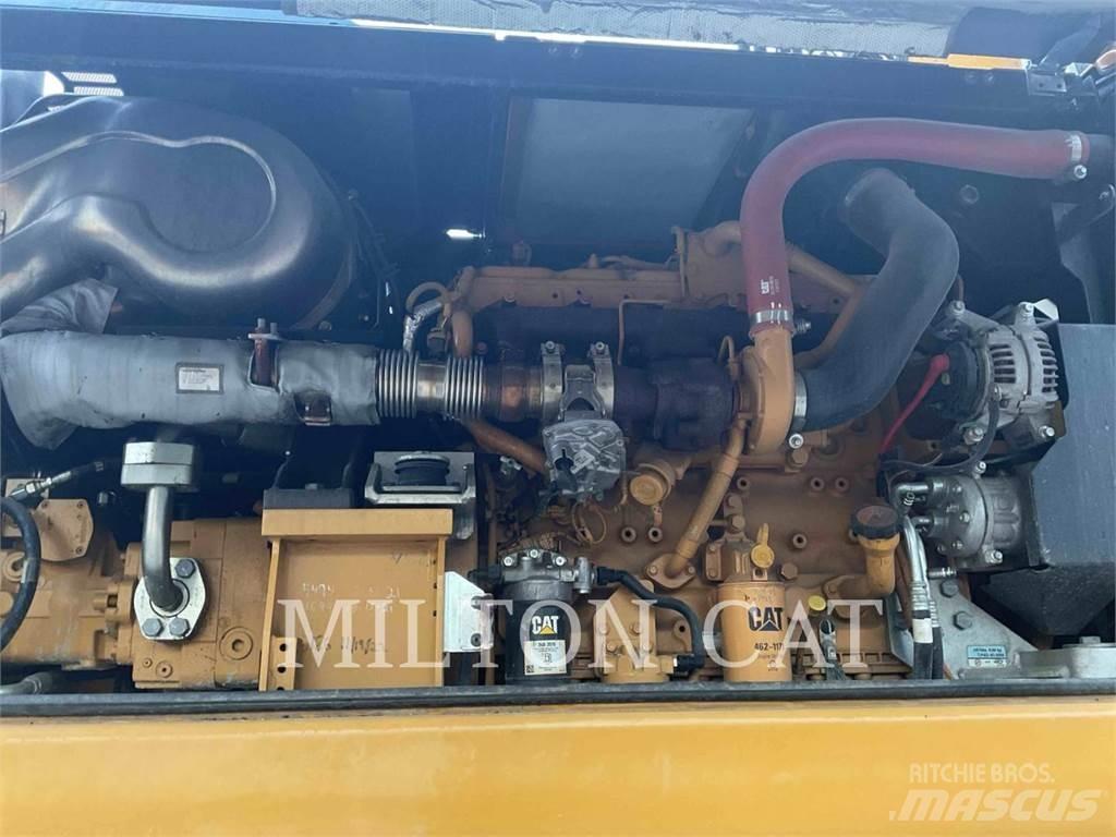 CAT M320F Kolová rýpadla