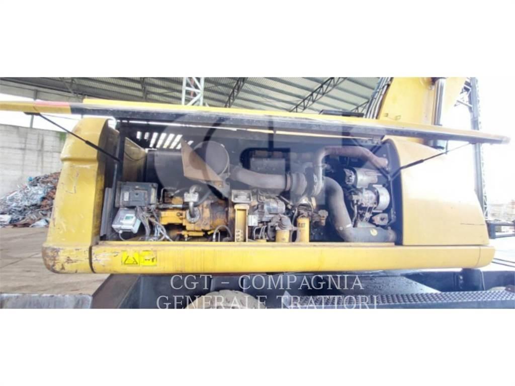 CAT M322D MH Kolová rýpadla
