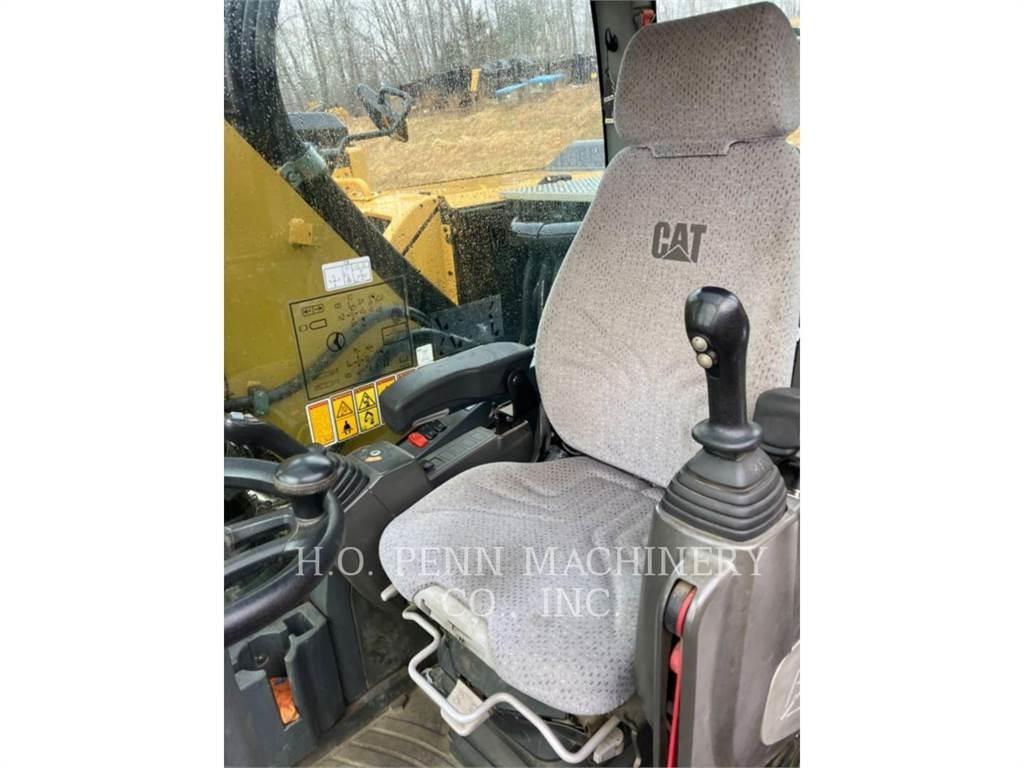 CAT M322F Kolová rýpadla