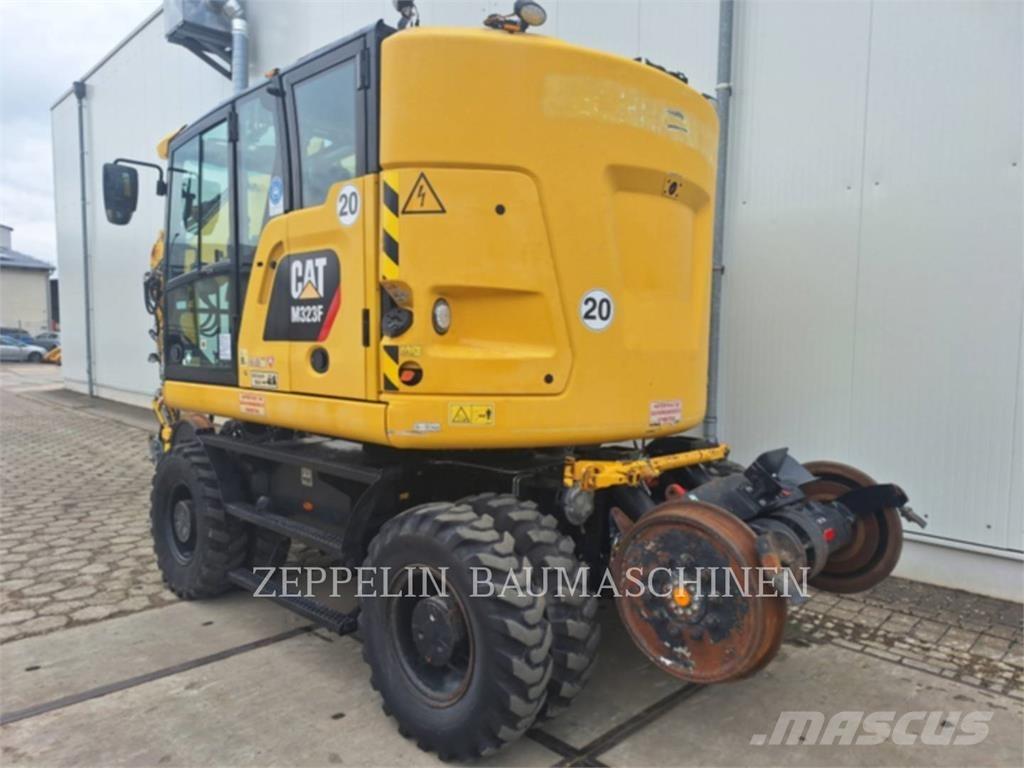 CAT M323F Kolová rýpadla
