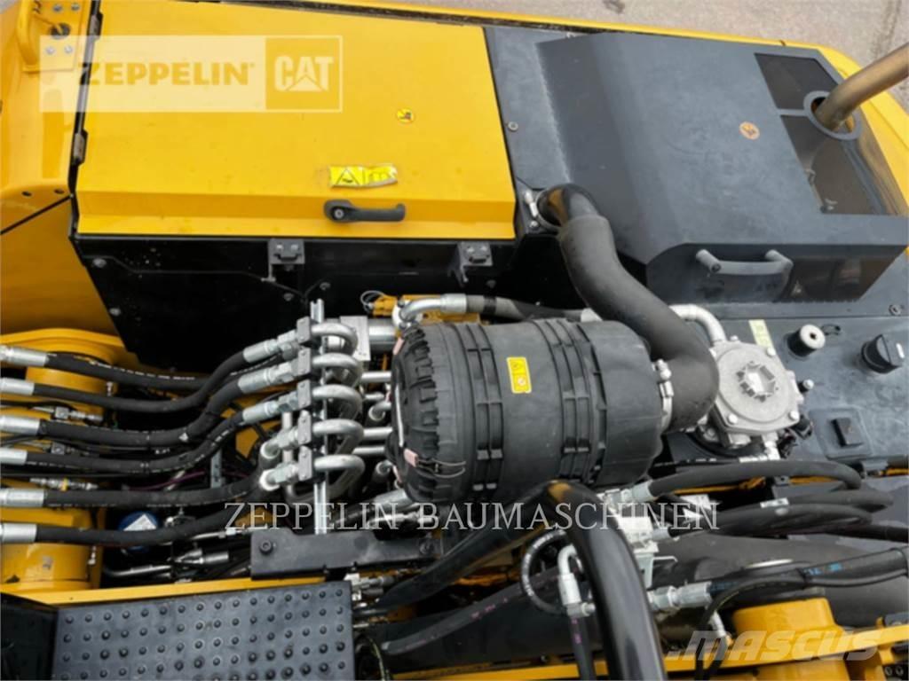 CAT MH3022-06C Demoliční rýpadla