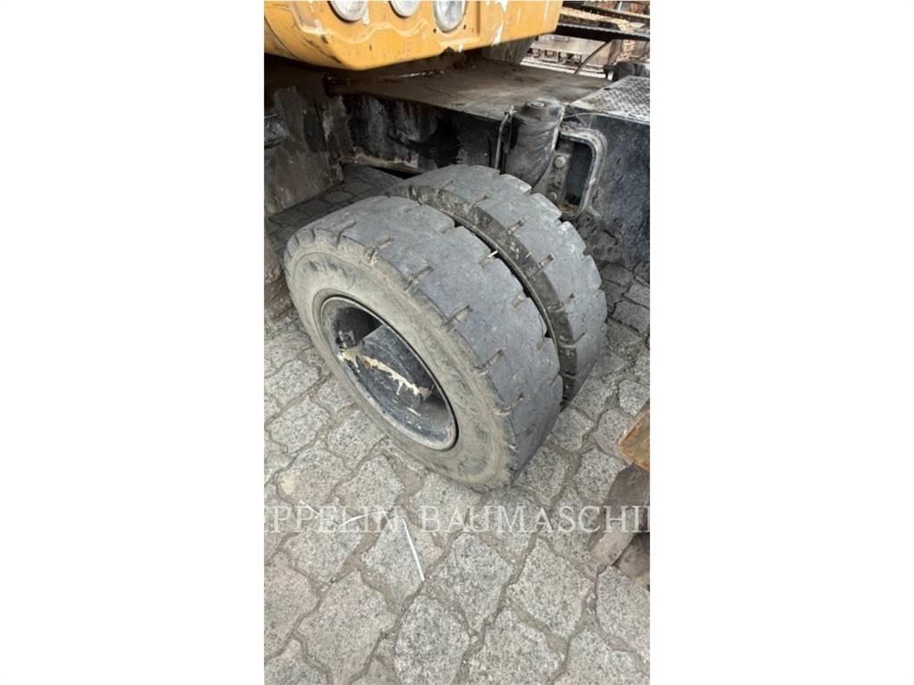 CAT MH3022-06C Demoliční rýpadla