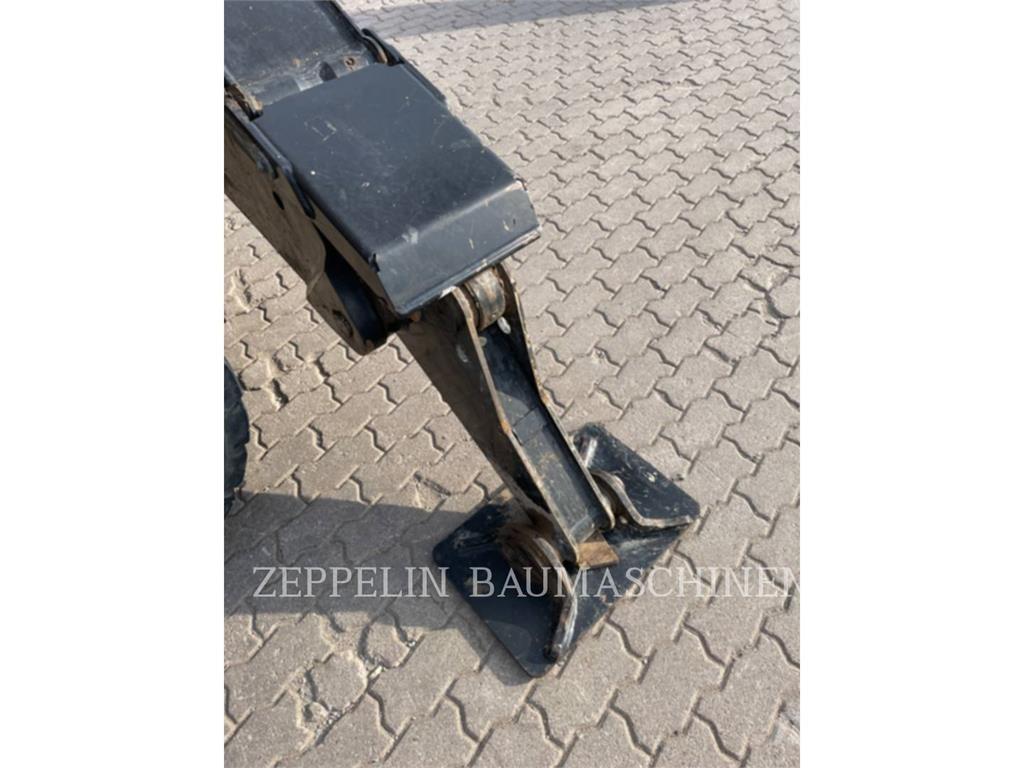 CAT MH3022-06C Demoliční rýpadla