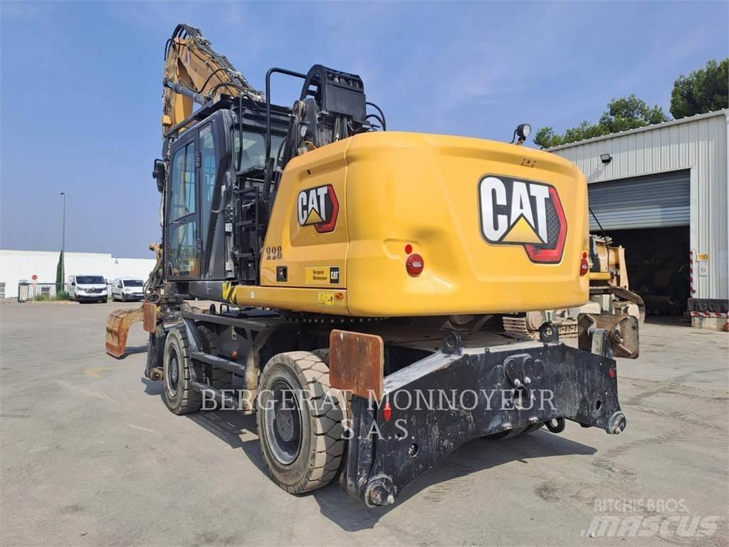 CAT MH3024 Kolová rýpadla