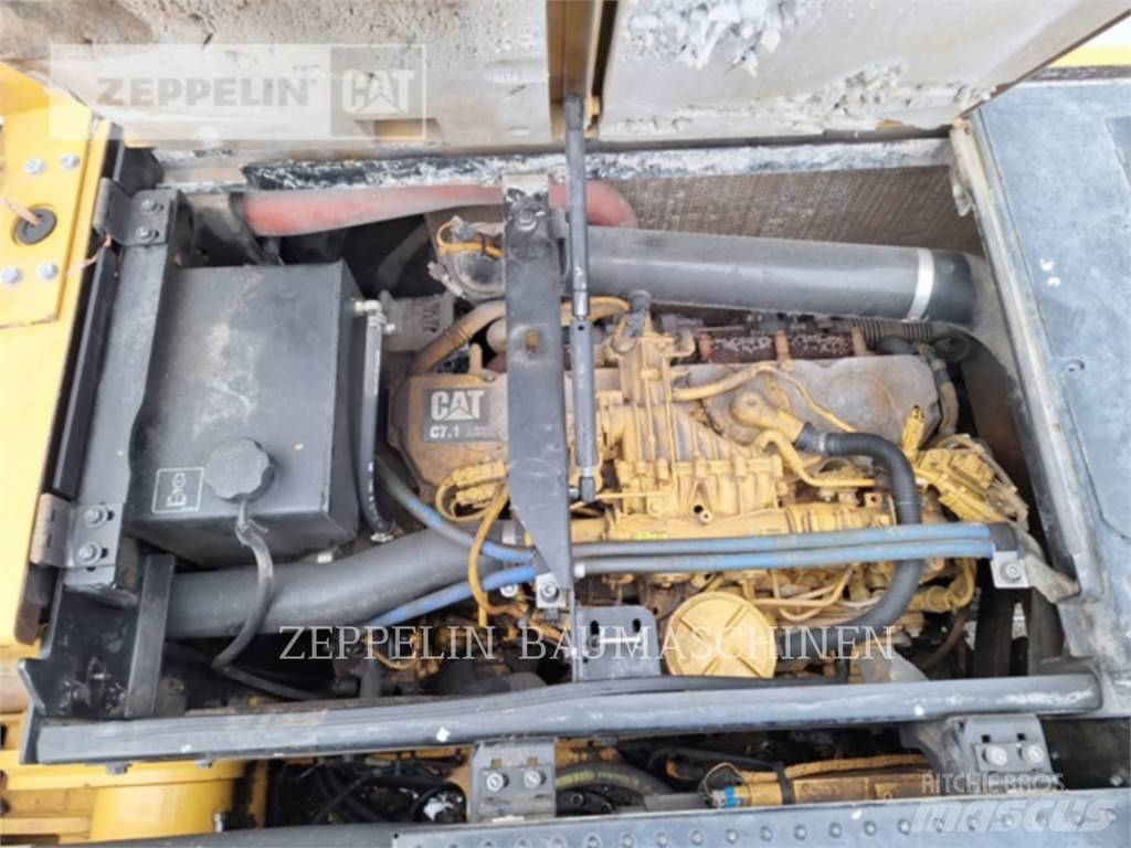 CAT MH3024-06C Demoliční rýpadla