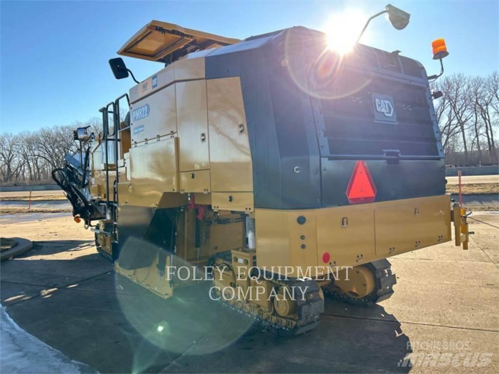 CAT PM822 Finišery