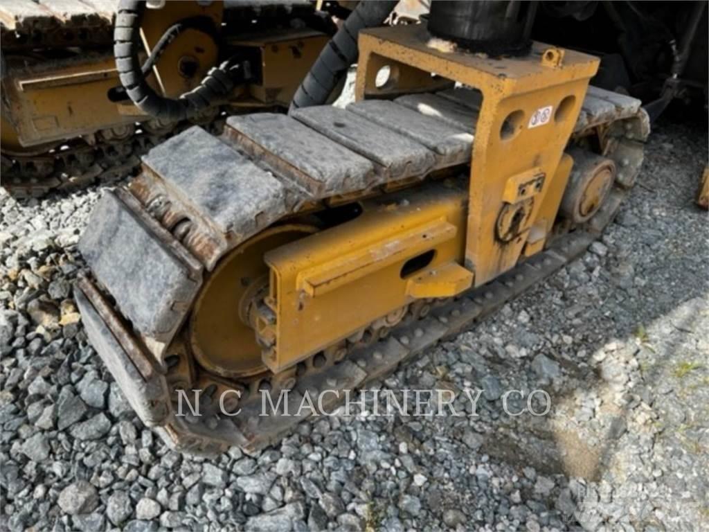 CAT PM825 Finišery