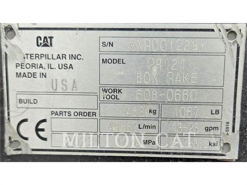 CAT PR121 POWERBOX RAKE Obraceče a shrabovače sena