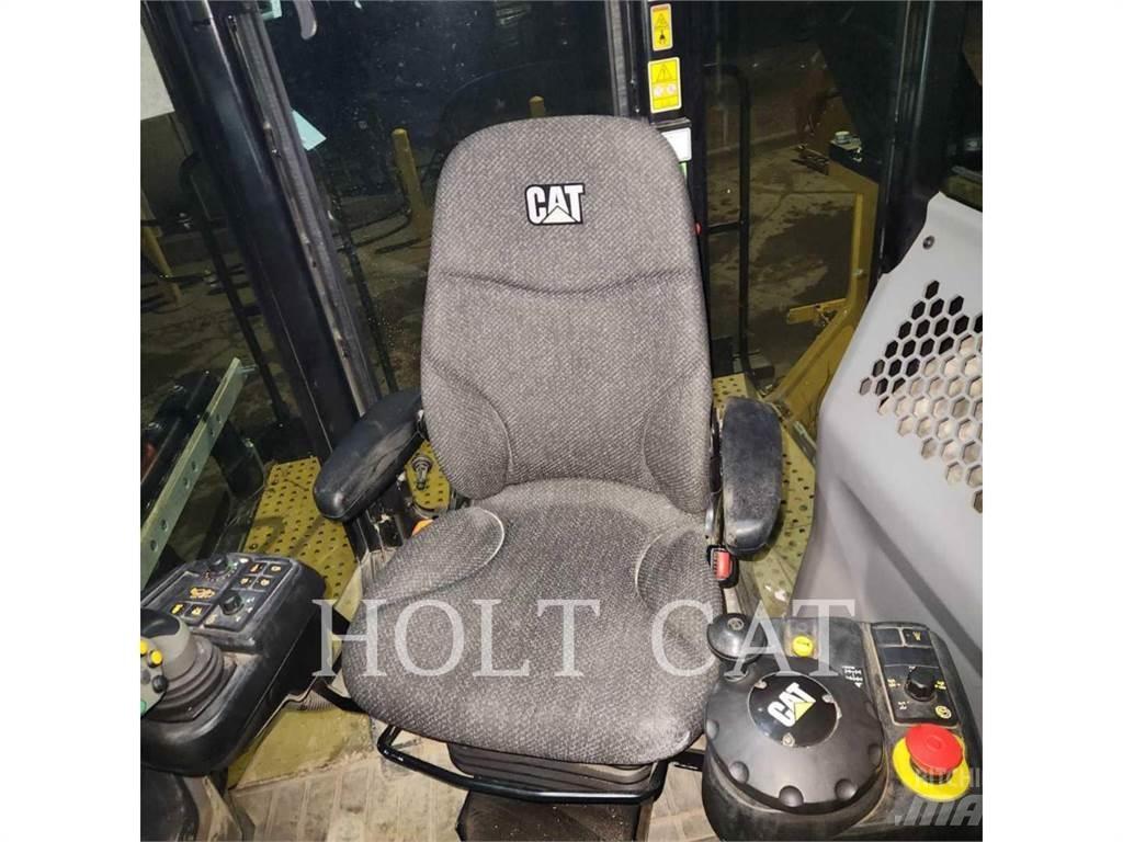 CAT RM400 Recyklátory asfaltu