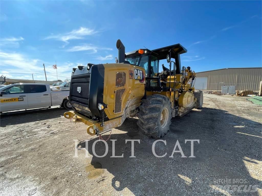 CAT RM400 Recyklátory asfaltu
