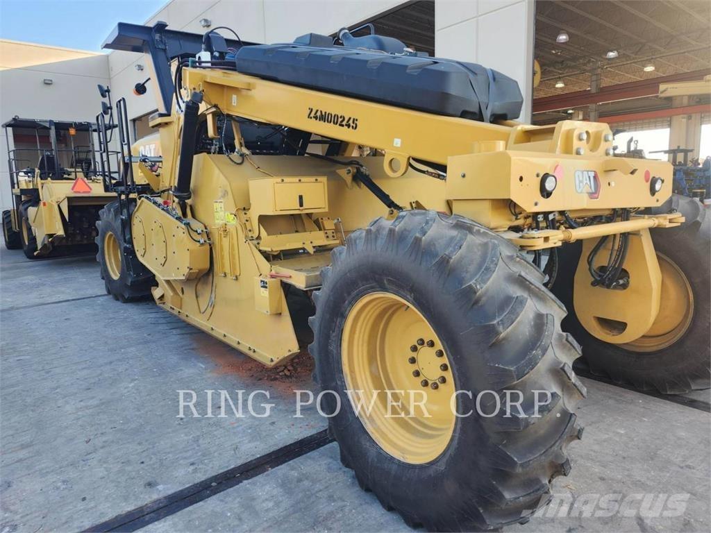 CAT RM400 Recyklátory asfaltu