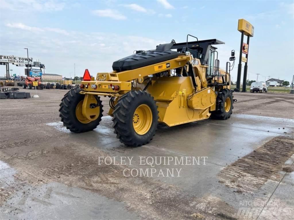 CAT RM400-01 Finišery
