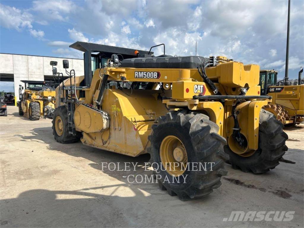 CAT RM500B Finišery