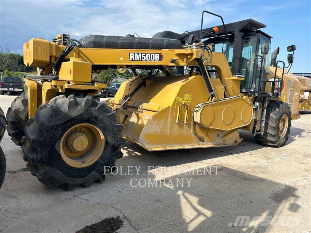 CAT RM500B Finišery