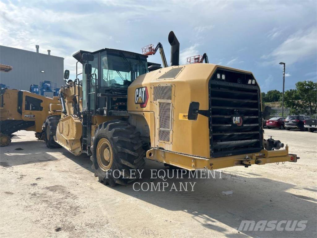 CAT RM500B Finišery