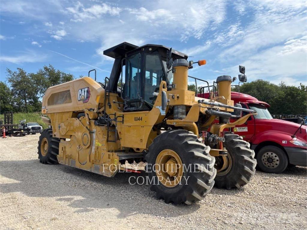 CAT RM600-01 Finišery