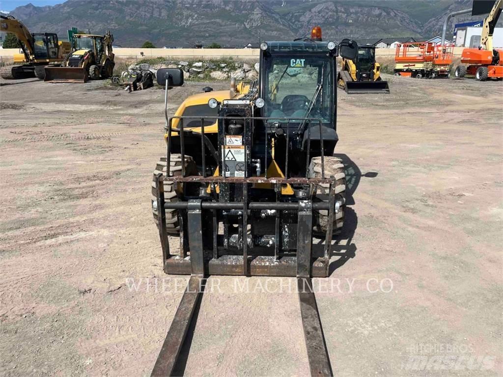 CAT TH255C CB Teleskopické manipulátory