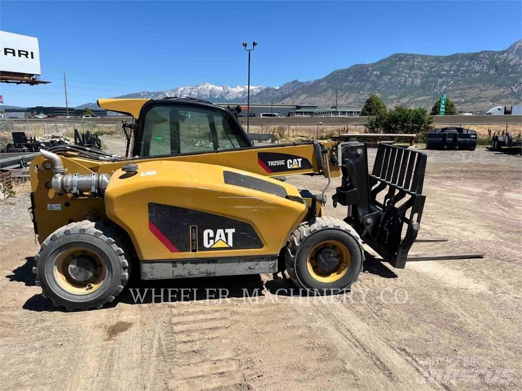 CAT TH255C CB Teleskopické manipulátory
