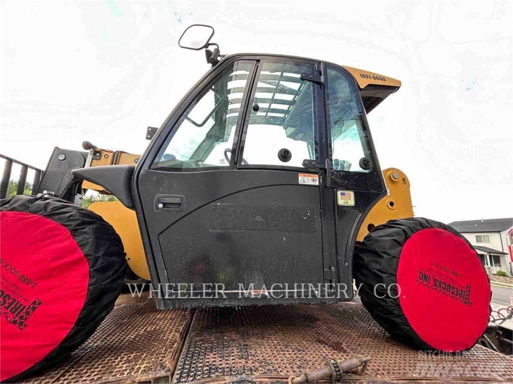 CAT TH255C CB Teleskopické manipulátory