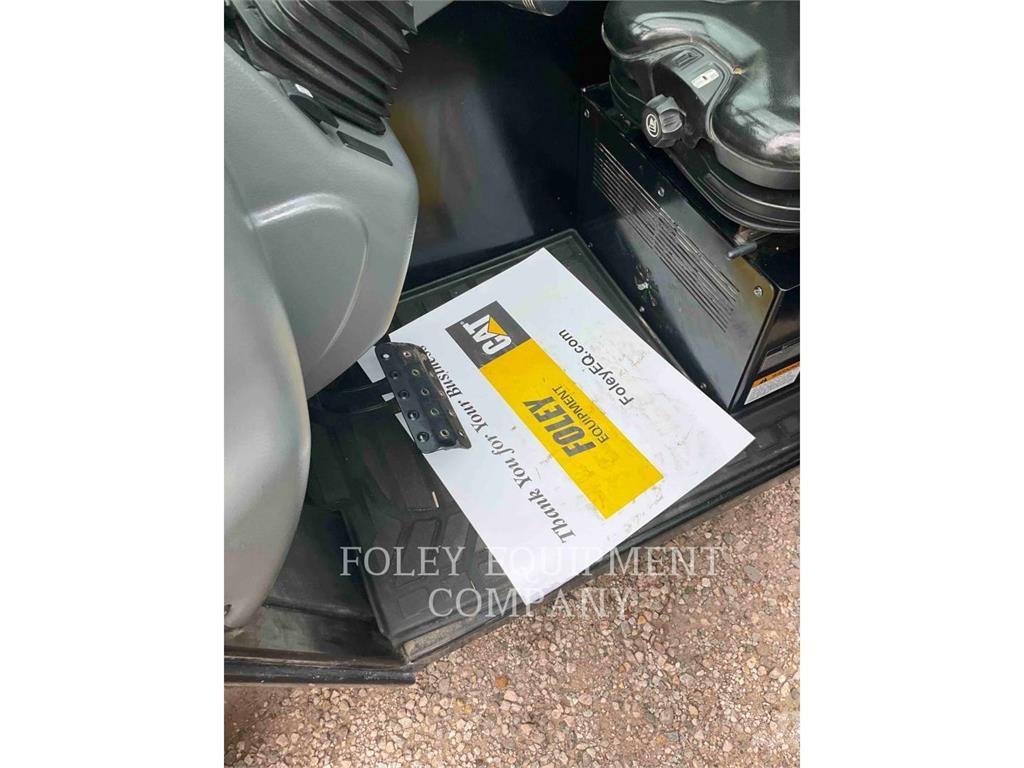 CAT TH255CC Teleskopické manipulátory