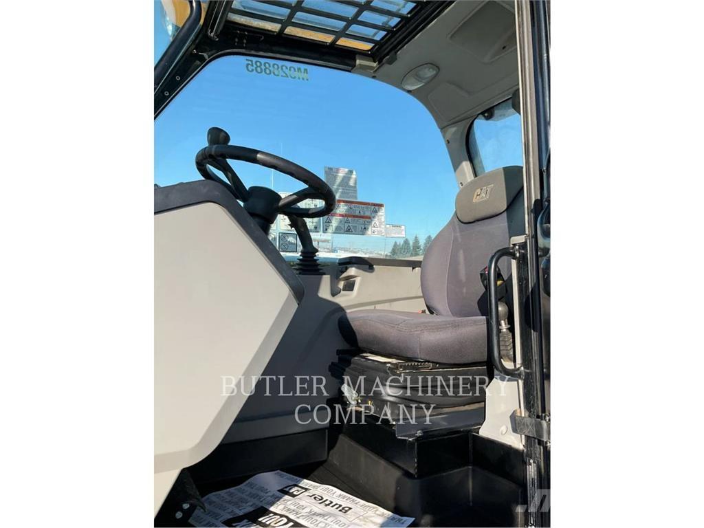 CAT TH514D Teleskopické manipulátory