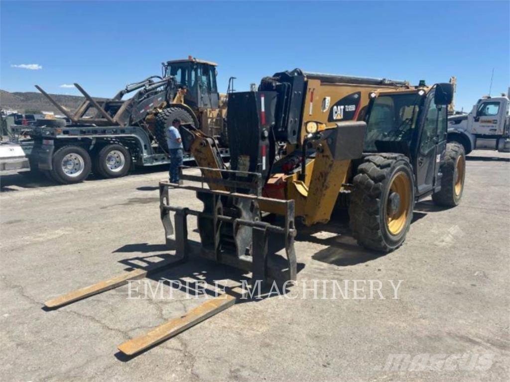 CAT TL1055D CA Teleskopické manipulátory