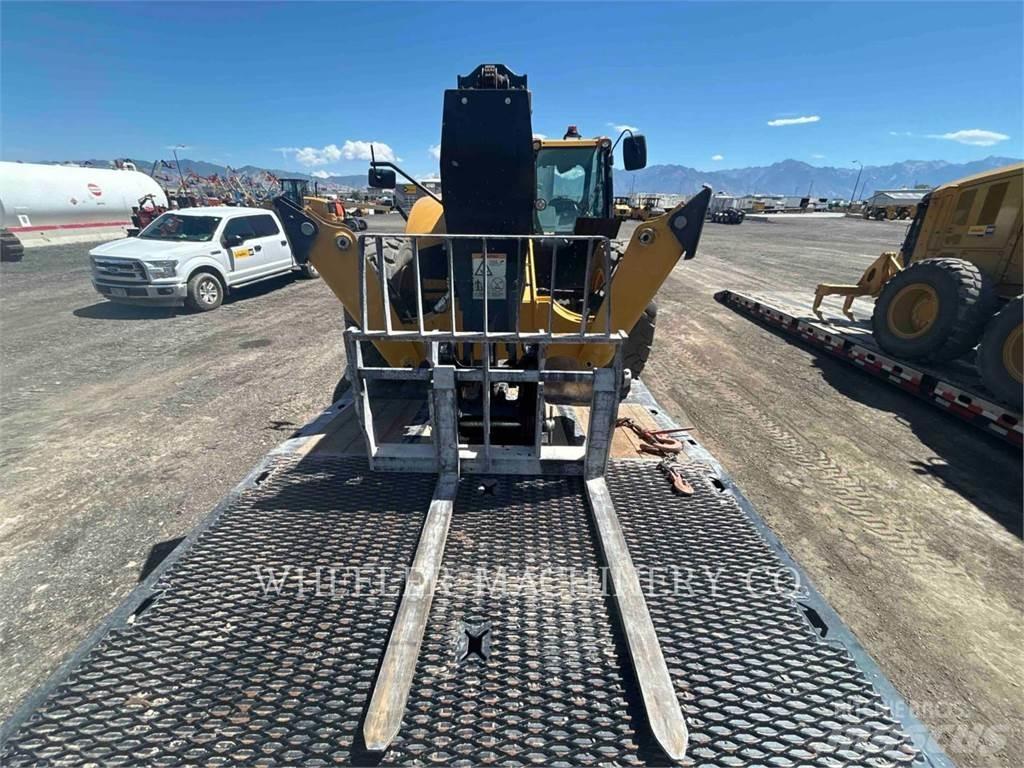 CAT TL1055D CB Teleskopické manipulátory