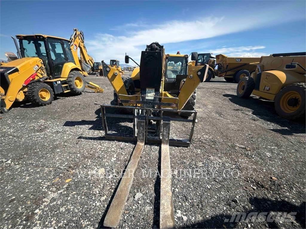 CAT TL1055D CB Teleskopické manipulátory