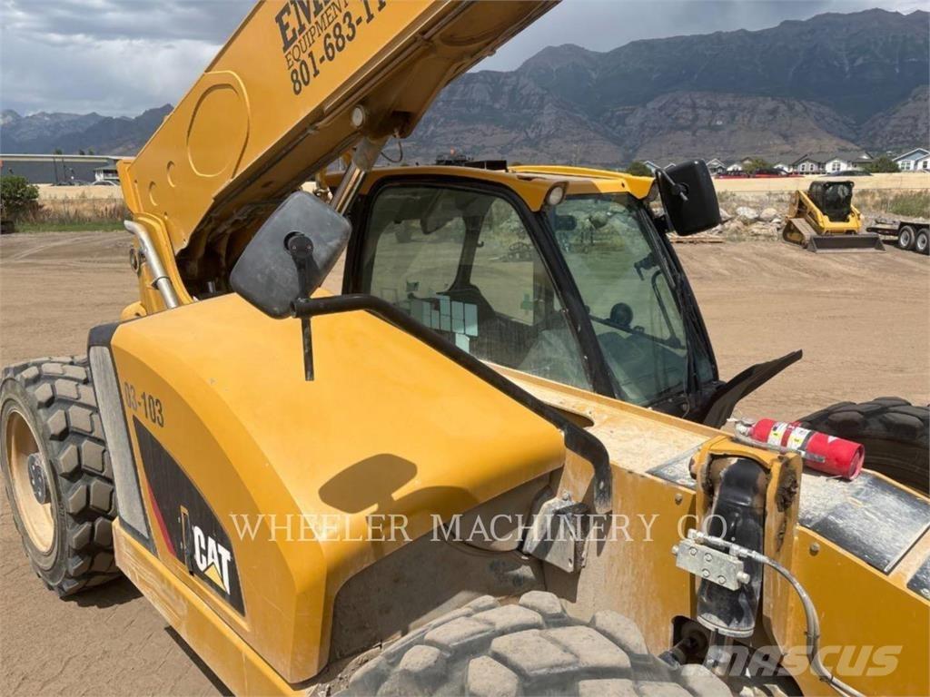 CAT TL1055D CB Teleskopické manipulátory