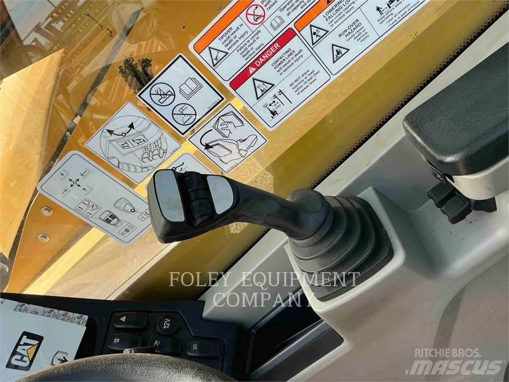 CAT TL1255-05C Teleskopické manipulátory