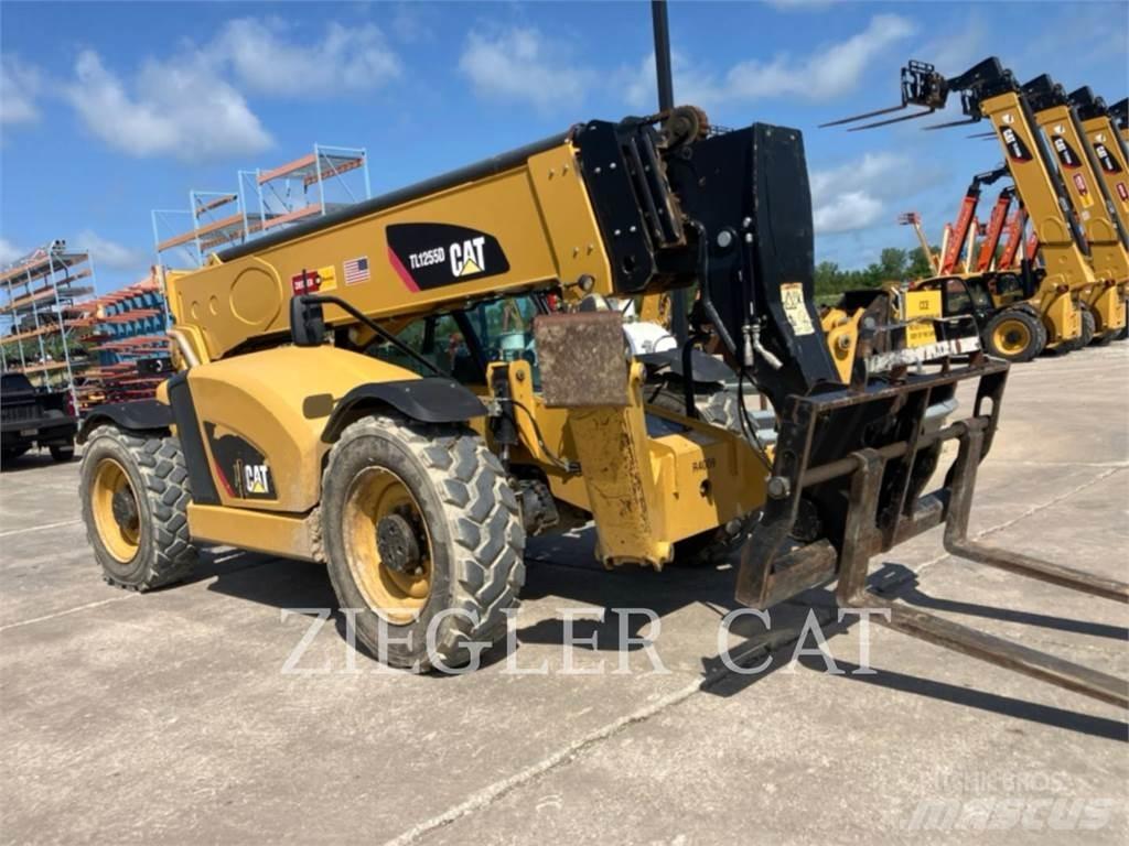 CAT TL1255D Teleskopické manipulátory