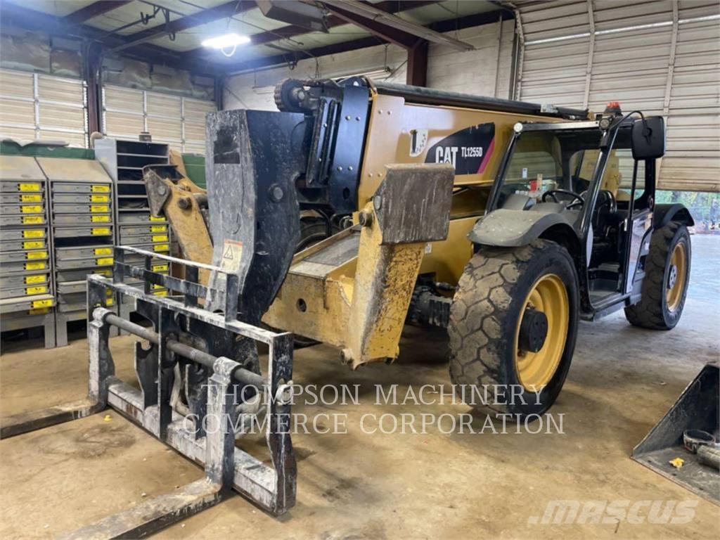 CAT TL1255D Teleskopické manipulátory