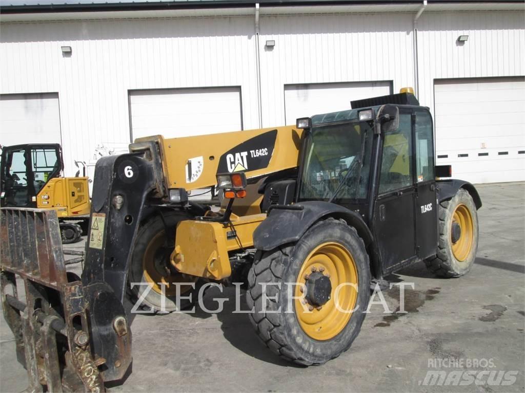 CAT TL642C Teleskopické manipulátory