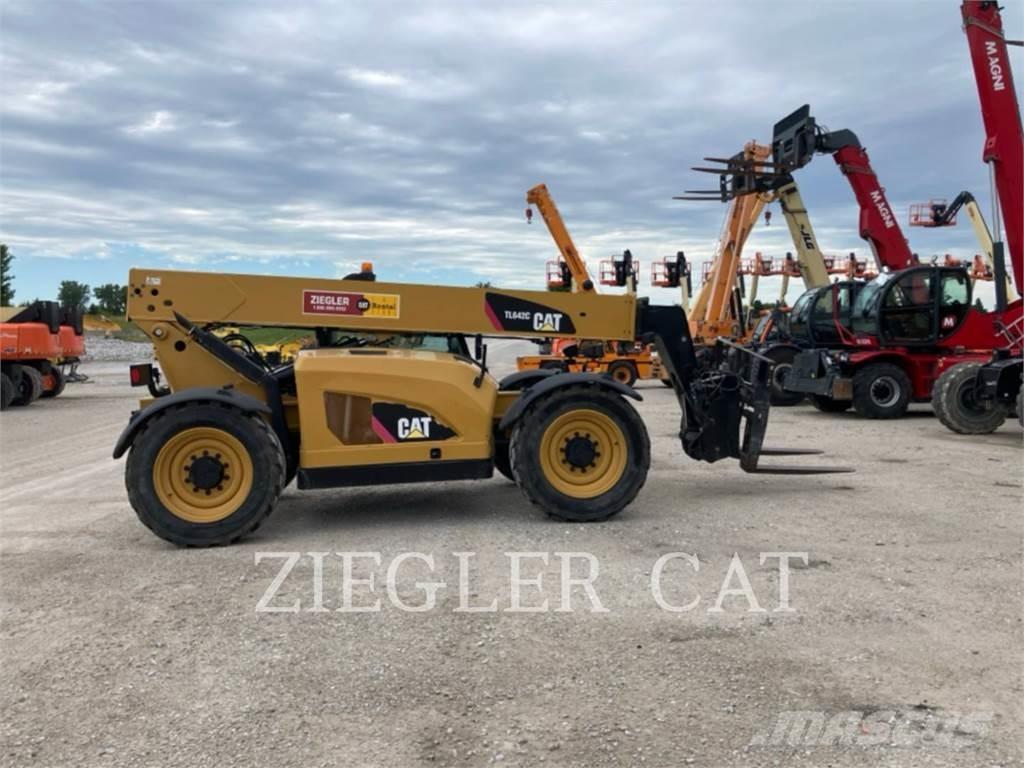 CAT TL642C Teleskopické manipulátory