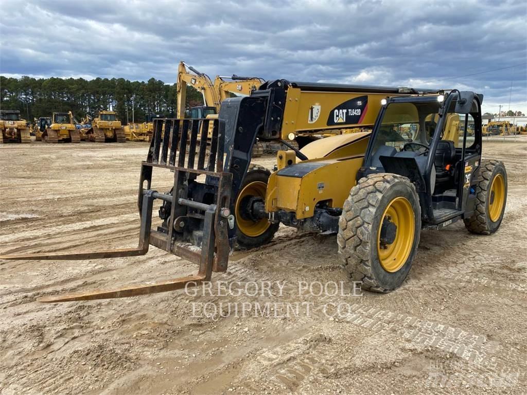 CAT TL642D Teleskopické manipulátory