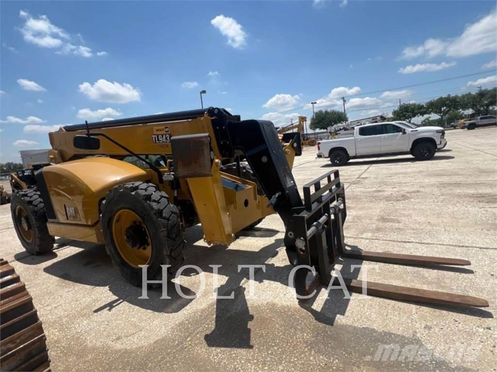 CAT TL943 Kolové nakladače