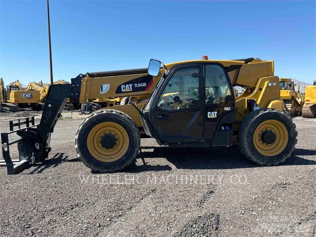 CAT TL943D CB Teleskopické manipulátory