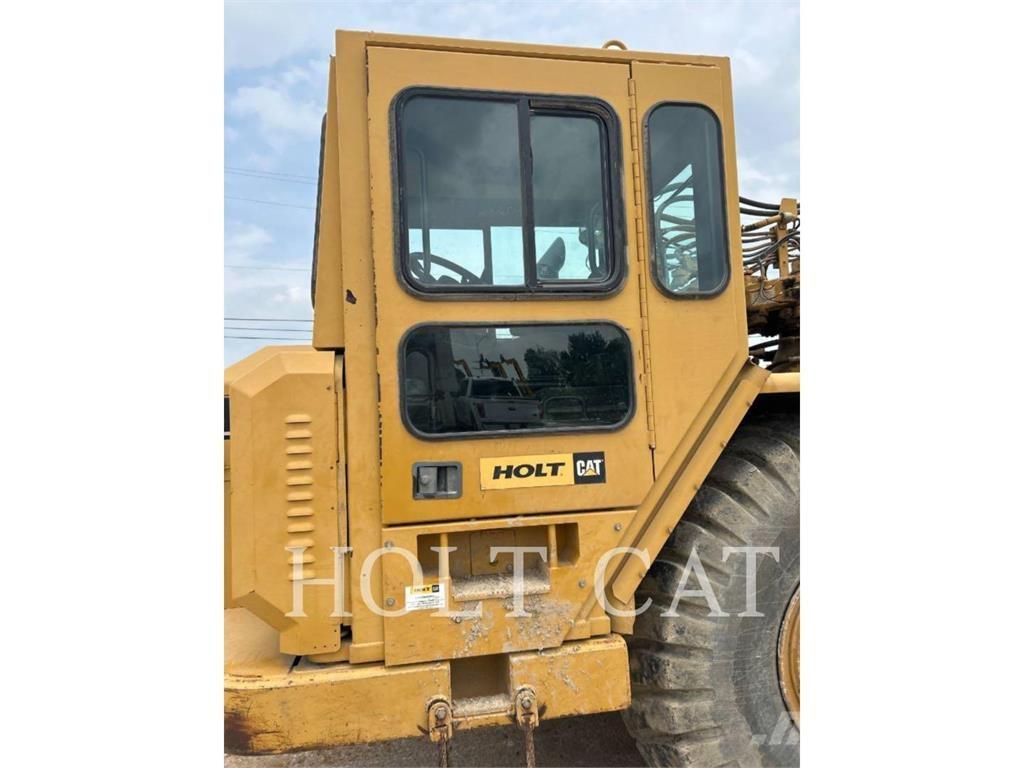 CAT W00 621G Skrejpry