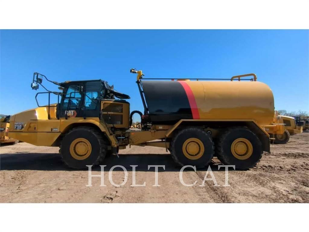 CAT W00 730 Cisternové vozy
