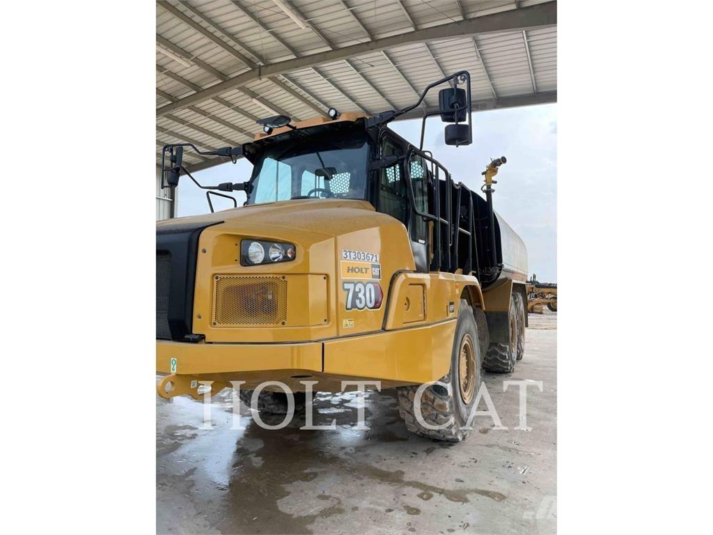 CAT W00 730 Cisternové vozy