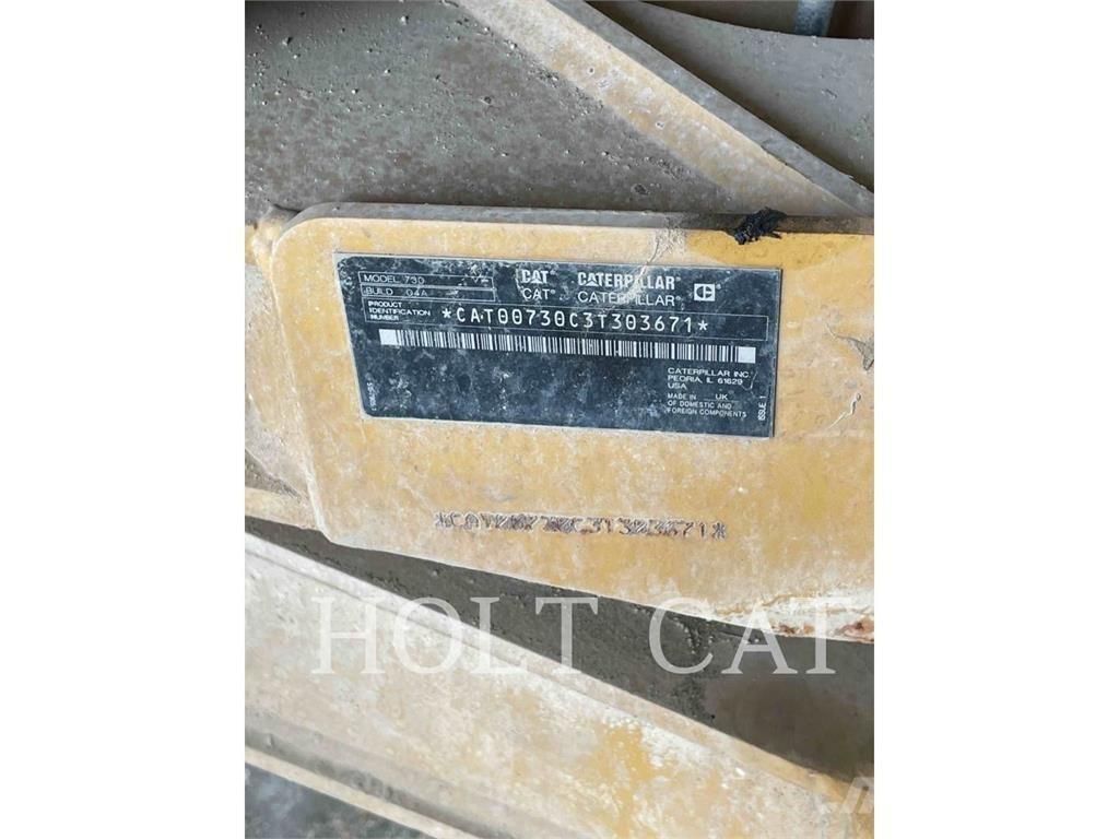 CAT W00 730 Cisternové vozy