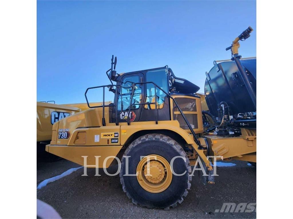 CAT W00 730 Cisternové vozy